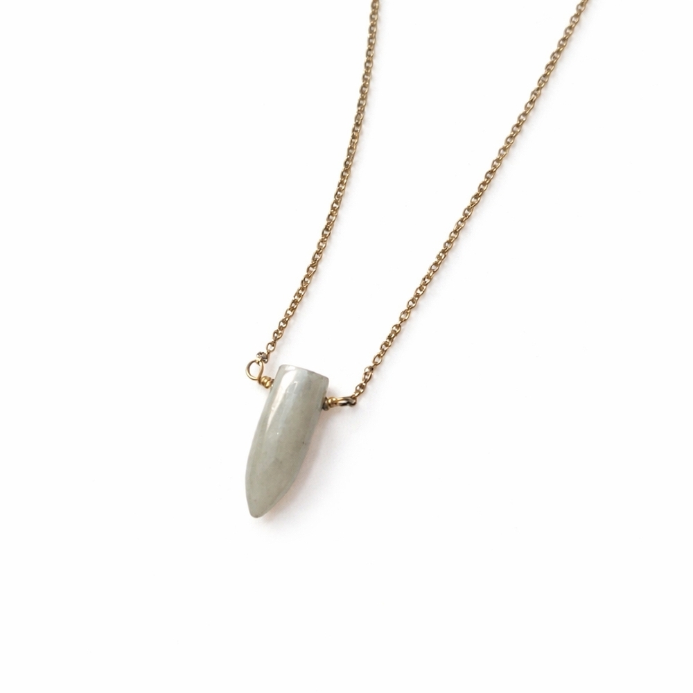 Elegant Gold and Gray Pendant Necklace